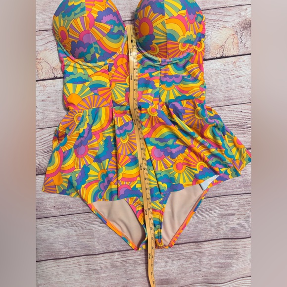 Unique Vintage Swimsuit - Picture 5 of 9